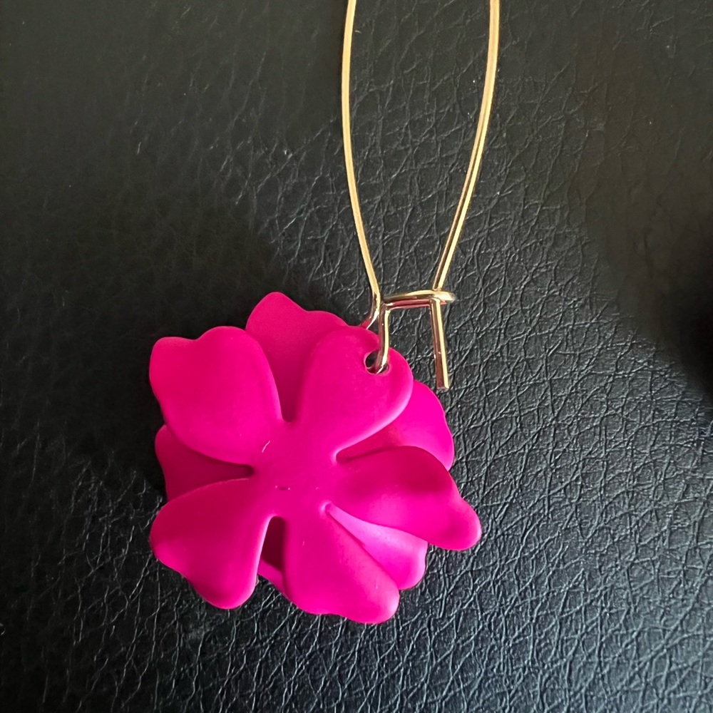 Elegant Fuchsia Flower Drop Earrings - Picture 2 of 5